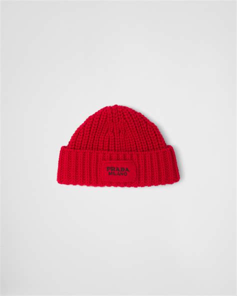 prada beanie women.